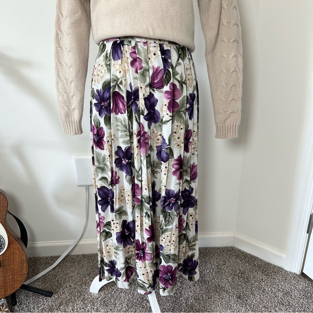 Vintage‎ 1990s Midi Floral Skirt Violet & Dark Purple Dogwood Flowers 💟🌿